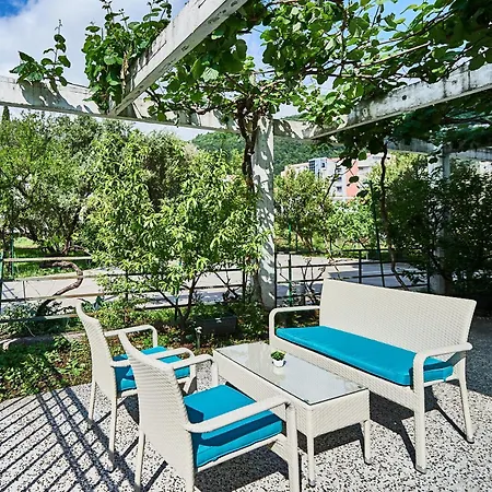 Family Mont Apartament Budva
